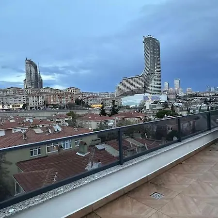 прекрасная двухуровневая с террасой * Istanbul